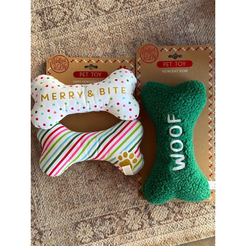 Winifred & Lily Holiday Dog Toy Set 3pk Merry & Bite Woof Bones Green White